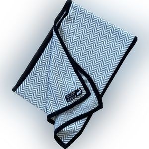 CLOSET CLEAN OUT!! Beautiful never worn Loop + Bond cashmere scarf